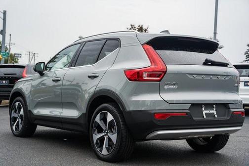 2024 Volvo XC40 B5 Plus Bright Theme