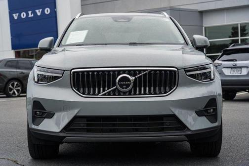 2024 Volvo XC40 B5 Plus Bright Theme