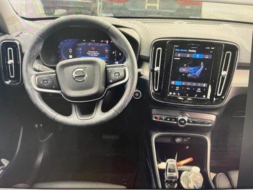 2024 Volvo XC40 B5 Plus Bright Theme