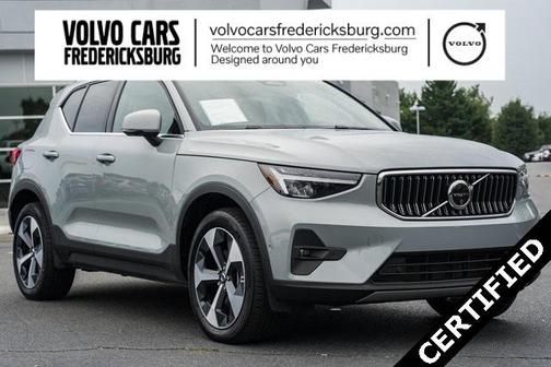 2024 Volvo XC40 B5 Plus Bright Theme