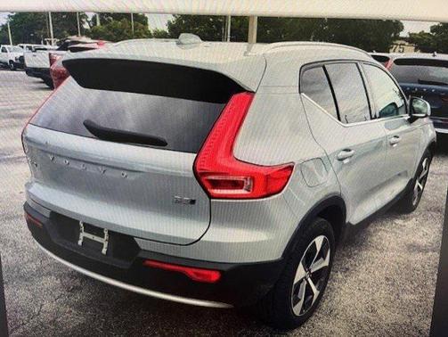2024 Volvo XC40 B5 Plus Bright Theme