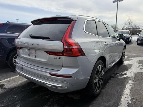 2023 Volvo XC60 B6 Ultimate Bright Theme