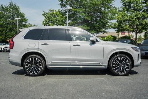 2025 Volvo XC90 B6 Plus 7-Seater