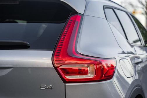 2026 Volvo XC40 B4 Plus