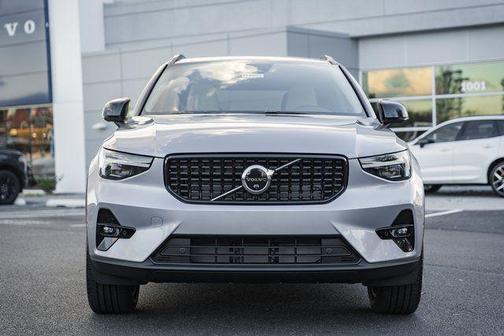 2026 Volvo XC40 B4 Plus