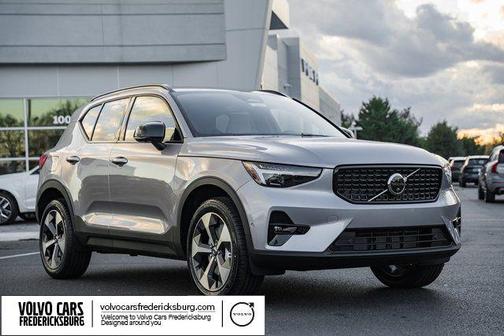 Aurora Silver 2026 Volvo XC40 B4 Plus