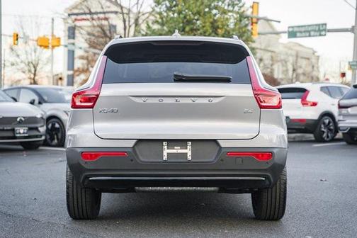 2026 Volvo XC40 B4 Plus