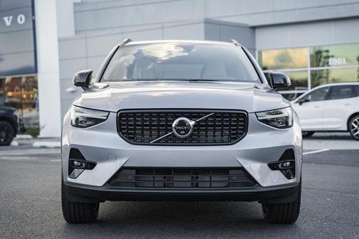 2026 Volvo XC40 B4 Plus