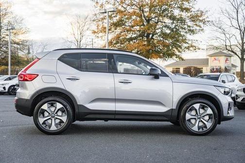2026 Volvo XC40 B4 Plus