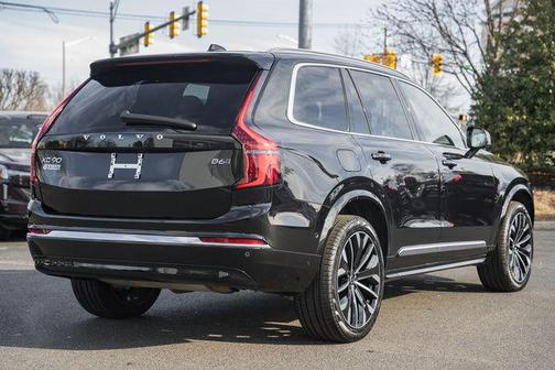 2025 Volvo XC90 B6 Plus 7-Seater