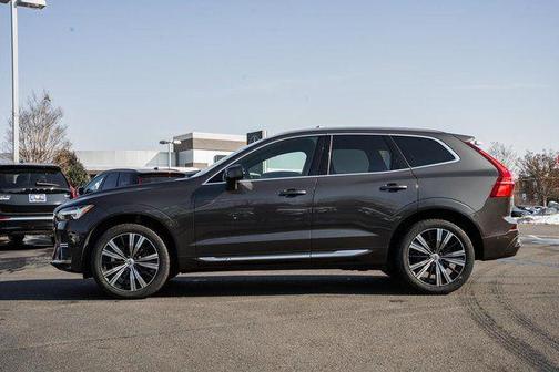 2023 Volvo XC60 B5 Plus Bright Theme