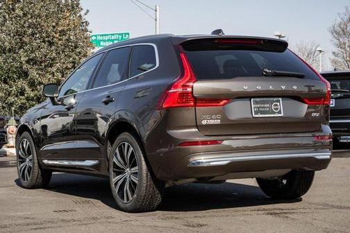 2023 Volvo XC60 B5 Plus Bright Theme