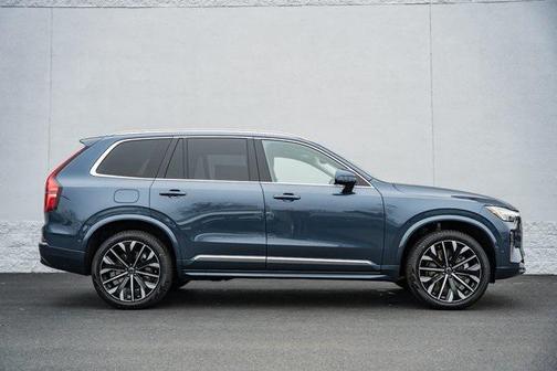2025 Volvo XC90 B6 Plus 7-Seater