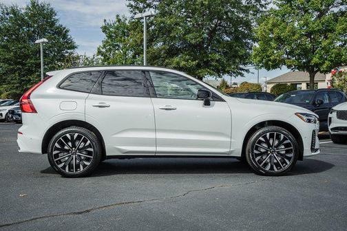 2026 Volvo XC60 B5 Ultra