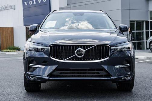 2022 Volvo XC60 B5 Momentum