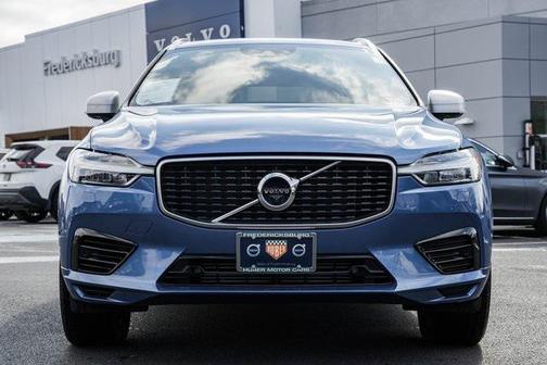 2019 Volvo XC60 Recharge Plug-In Hybrid T8 R-Design