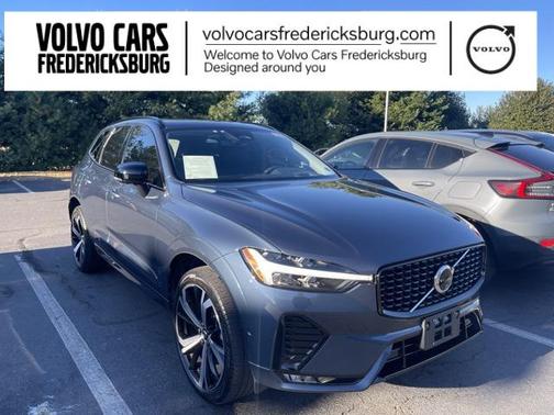 2024 Volvo XC60 B5 Ultimate Dark Theme