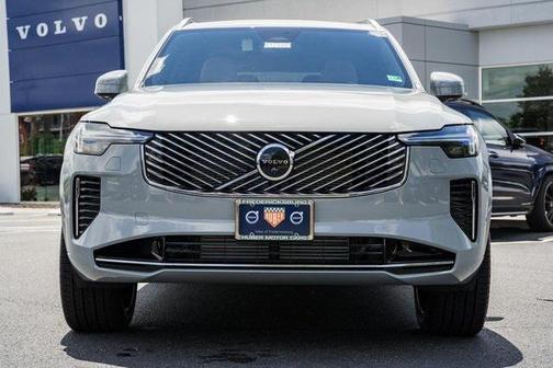 2025 Volvo XC90 Plug-In Hybrid T8 Plus 7-Seater