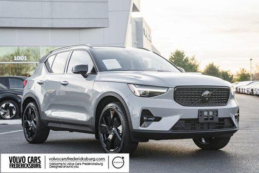 2026 Volvo XC40 Black Edition Ultra, B5 AWD Gas (mild hybrid)
