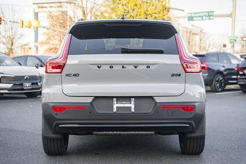 2026 Volvo XC40 Black Edition Ultra, B5 AWD Gas (mild hybrid)