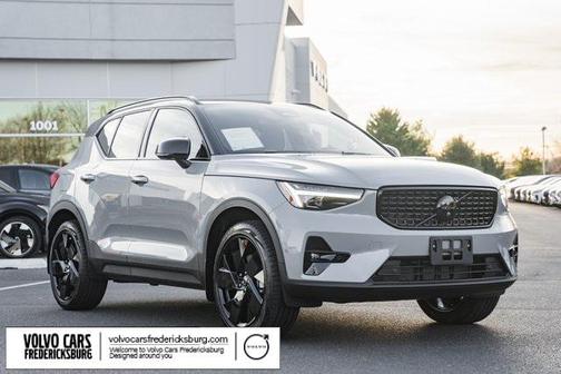 2026 Volvo XC40 Black Edition Ultra, B5 AWD Gas (mild hybrid)