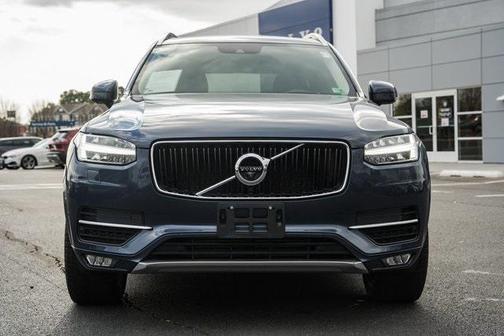 2019 Volvo XC90 T6 Momentum