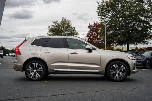 2023 Volvo XC60 B5 Plus Bright Theme