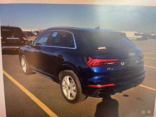 Navarra Blue Metallic 2022 Audi Q3 45 S line Premium Plus