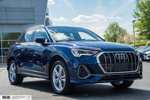 Navarra Blue Metallic 2022 Audi Q3 45 S line Premium Plus