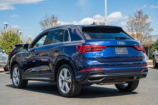 Navarra Blue Metallic 2022 Audi Q3 45 S line Premium Plus