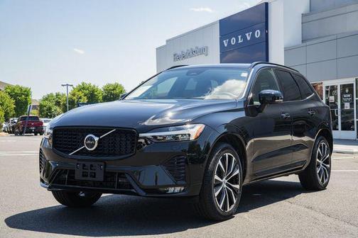 Onyx Black Metallic 2024 Volvo XC60 B5 Plus Dark Theme