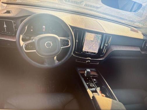Onyx Black Metallic 2024 Volvo XC60 B5 Plus Dark Theme