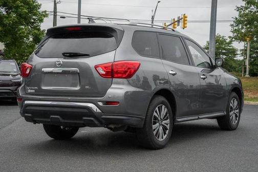 2019 Nissan Pathfinder SL