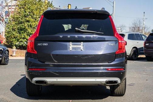 2017 Volvo XC90 T6 Momentum