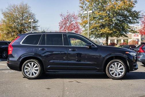 2017 Volvo XC90 T6 Momentum