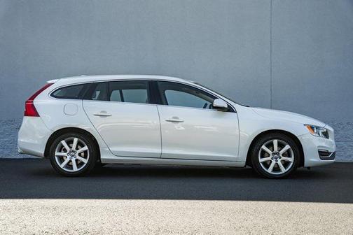 2016 Volvo V60 T5 Drive-E Premier