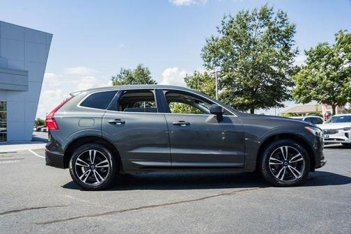 2020 Volvo XC60 T5 Momentum