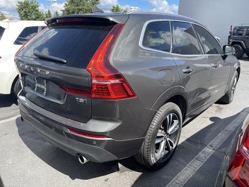 2020 Volvo XC60 T5 Momentum