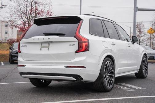 2026 Volvo XC90 B6 Ultra Dark Theme 7-Seater