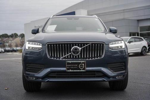 2022 Volvo XC90 T6 Momentum