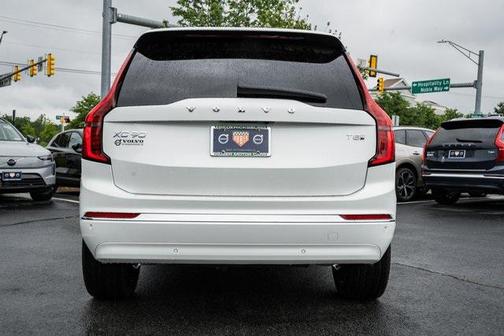 2025 Volvo XC90 Plug-In Hybrid T8 Plus 7-Seater