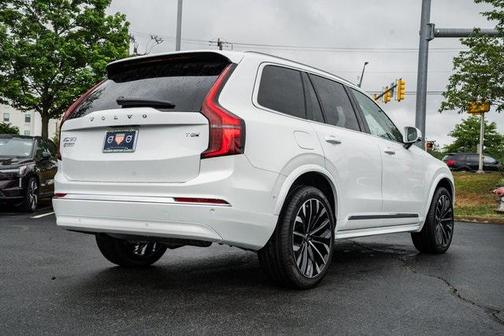 2025 Volvo XC90 Plug-In Hybrid T8 Plus 7-Seater
