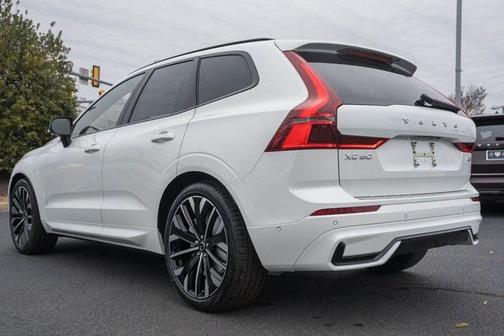 2026 Volvo XC60 B5 Ultra