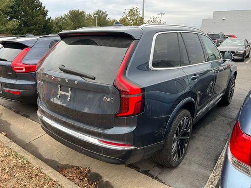 2025 Volvo XC90 B6 Plus 7-Seater