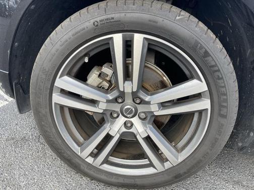 2020 Volvo XC60 T5 Momentum