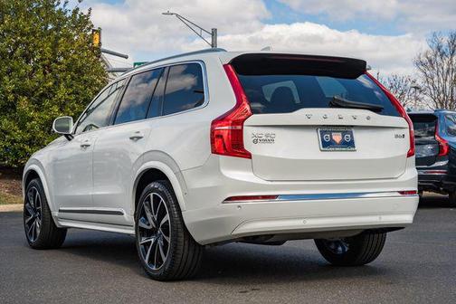 Crystal White Metallic 2023 Volvo XC90 B6 Plus 7-Seater