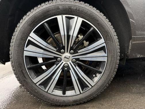 2022 Volvo XC60 Recharge Plug-In Hybrid T8 Inscription