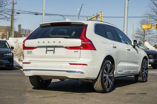 2023 Volvo XC60 B5 Plus Bright Theme
