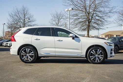 2023 Volvo XC60 B5 Plus Bright Theme