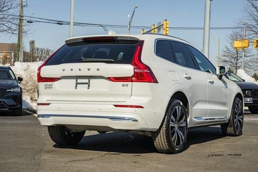 2023 Volvo XC60 B5 Plus Bright Theme